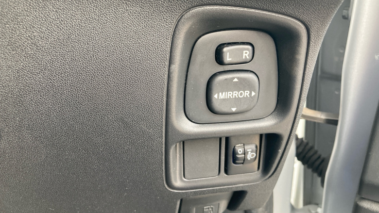 Toyota Aygo 1.0 VVT-i X-Play 5dr x-shift Petrol Hatchback